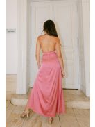 Dalma – Svetlé staroružové saténové maxi šaty s prekríženými ramienkami na chrbte