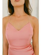 Dalma – Svetlé staroružové saténové maxi šaty s prekríženými ramienkami na chrbte