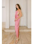 Dalma – Svetlé staroružové saténové maxi šaty s prekríženými ramienkami na chrbte