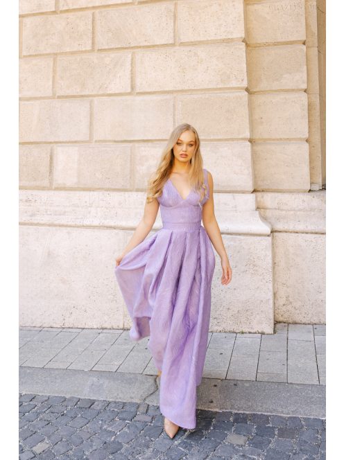 Szonja – fialové žakárové maxi šaty zo vzorovaného materiálu 