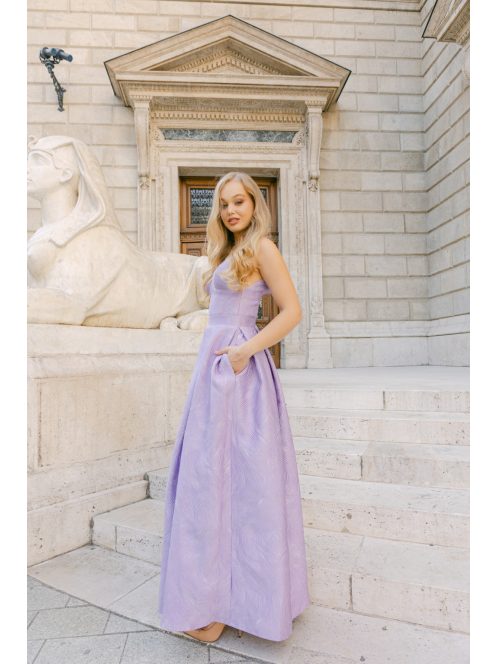 Szonja – fialové žakárové maxi šaty zo vzorovaného materiálu 