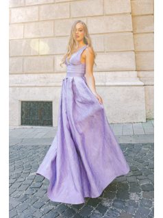   Szonja – fialové žakárové maxi šaty zo vzorovaného materiálu 