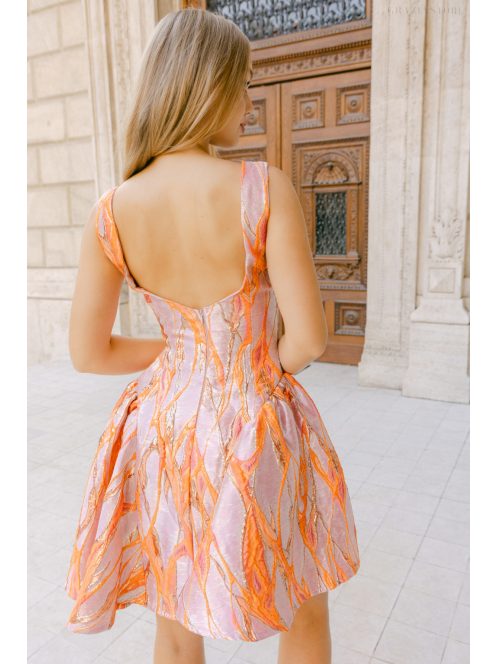 Niko – žakárové mini šaty so zlatým abstraktným vlnovým vzorom