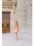 Niko – žakárové mini šaty so zlatým abstraktným vlnovým vzorom